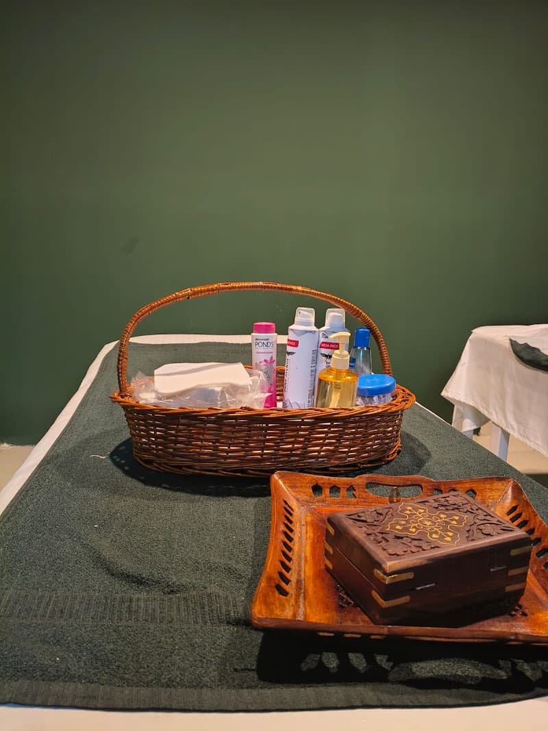 Aroma/swedish full body massage (45 minutes) + (15 shower) - 6
