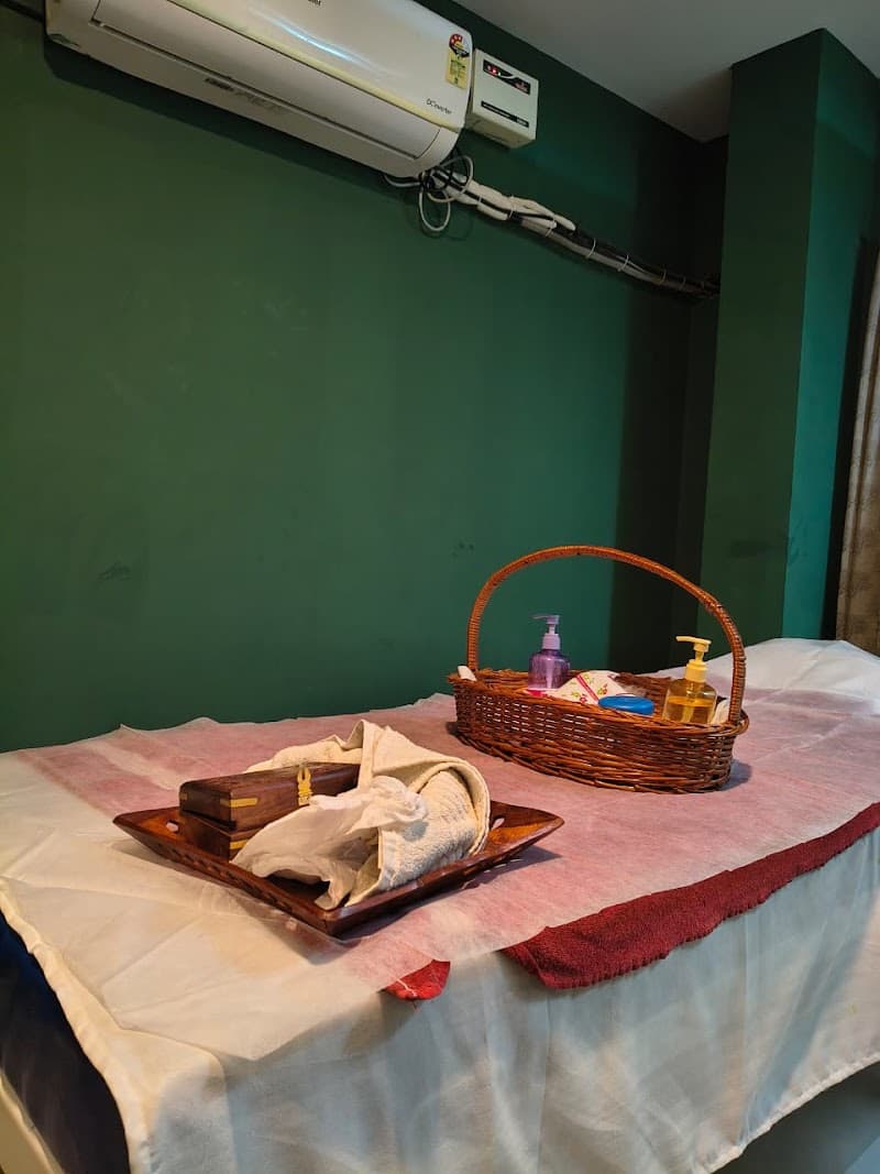 Aroma/swedish full body massage (45 minutes) + (15 shower) - 8