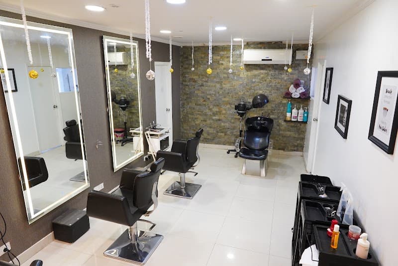 Luxury Salon Services | Flat 40% OFF on Bills Above ₹5,000 - 6