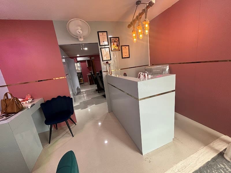 Anu's studio9 unisex saloon 3