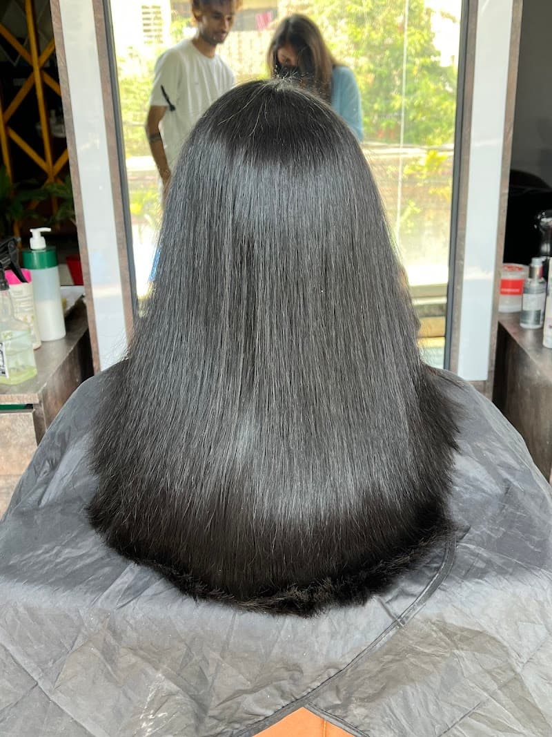 DIVINE UNISEX SALON 2