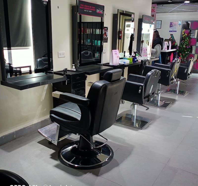 Lakme Salon For Him and Her in Kavuri Hills,Hyderabad 2