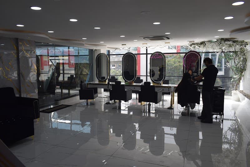 The Glam Room - Best Salon & Skin clinic, Madhapur Hyderabad 3