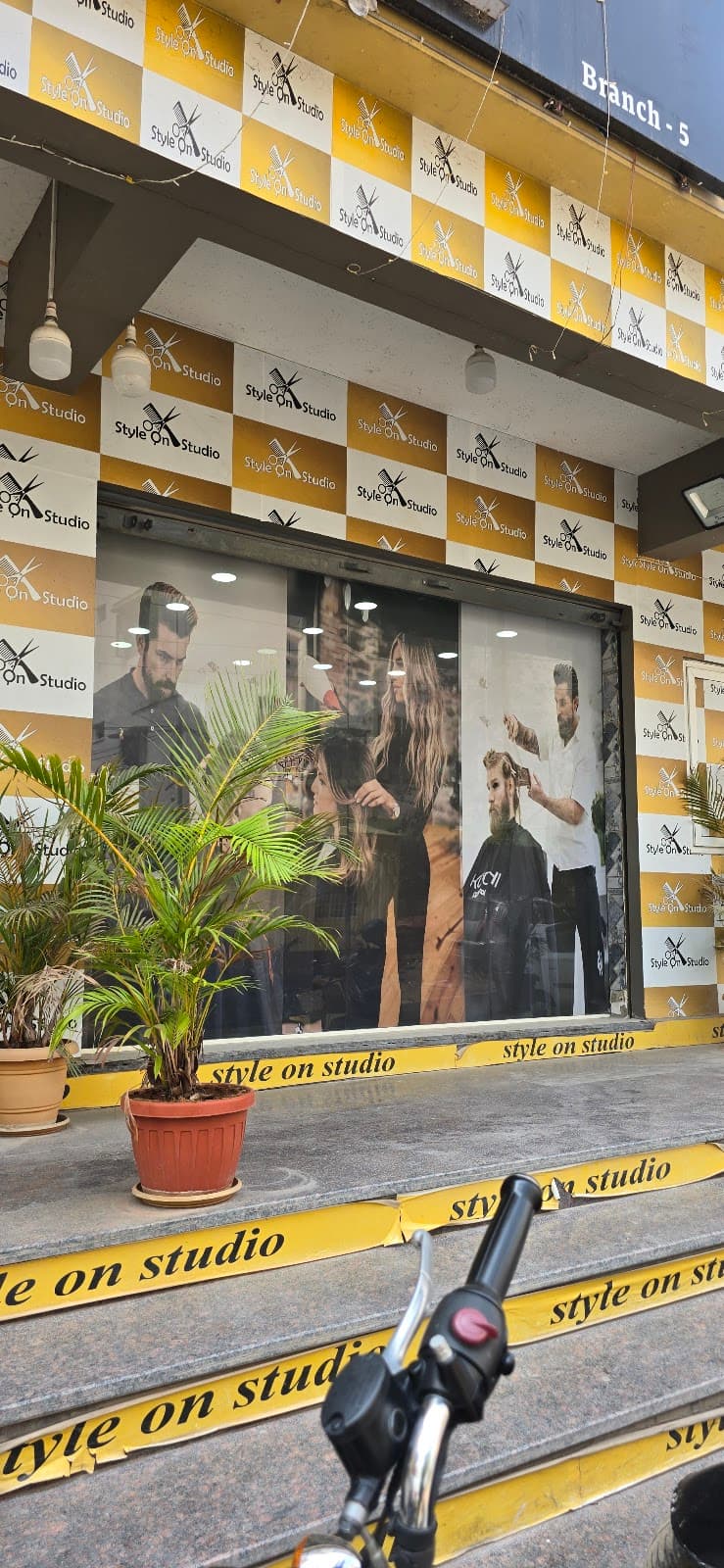 Style 'on' Studio Hair & Family Saloon 3